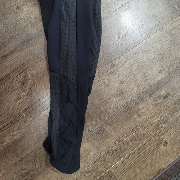 Lululemon leggings - Picture 2 of 6